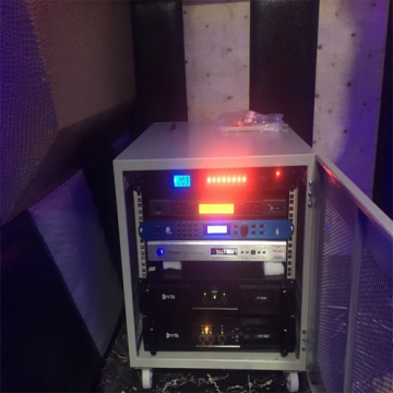 Tủ Âm Thanh Karaoke 12U600